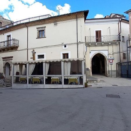Alloggi Piazza Umberto Primo Pacentro エクステリア 写真