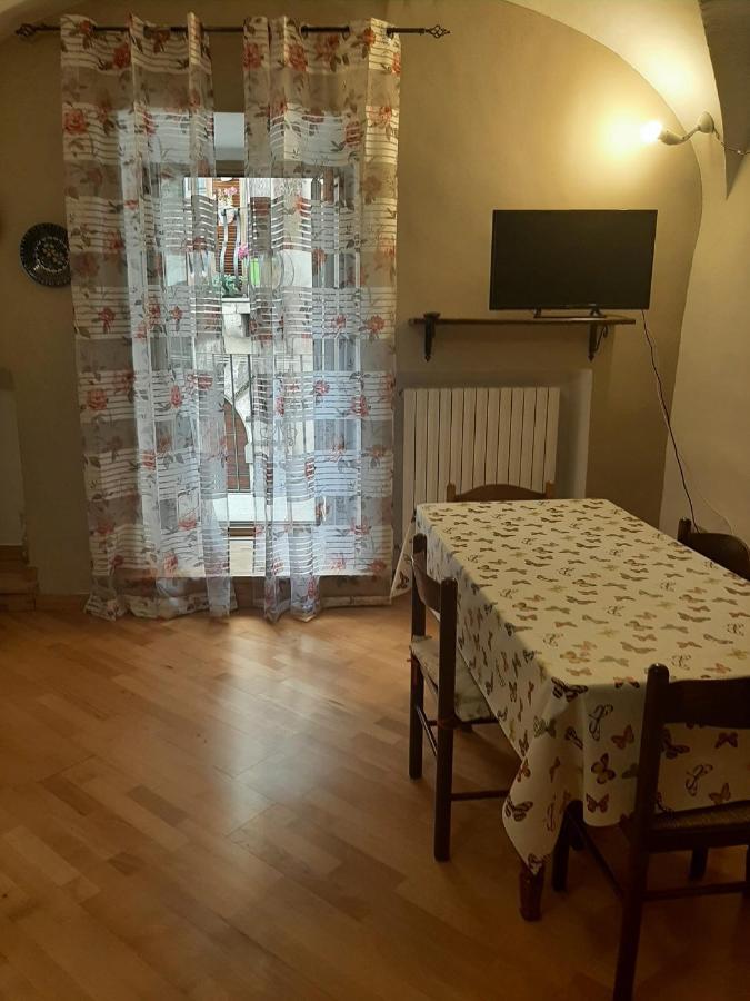 Alloggi Piazza Umberto Primo Pacentro エクステリア 写真